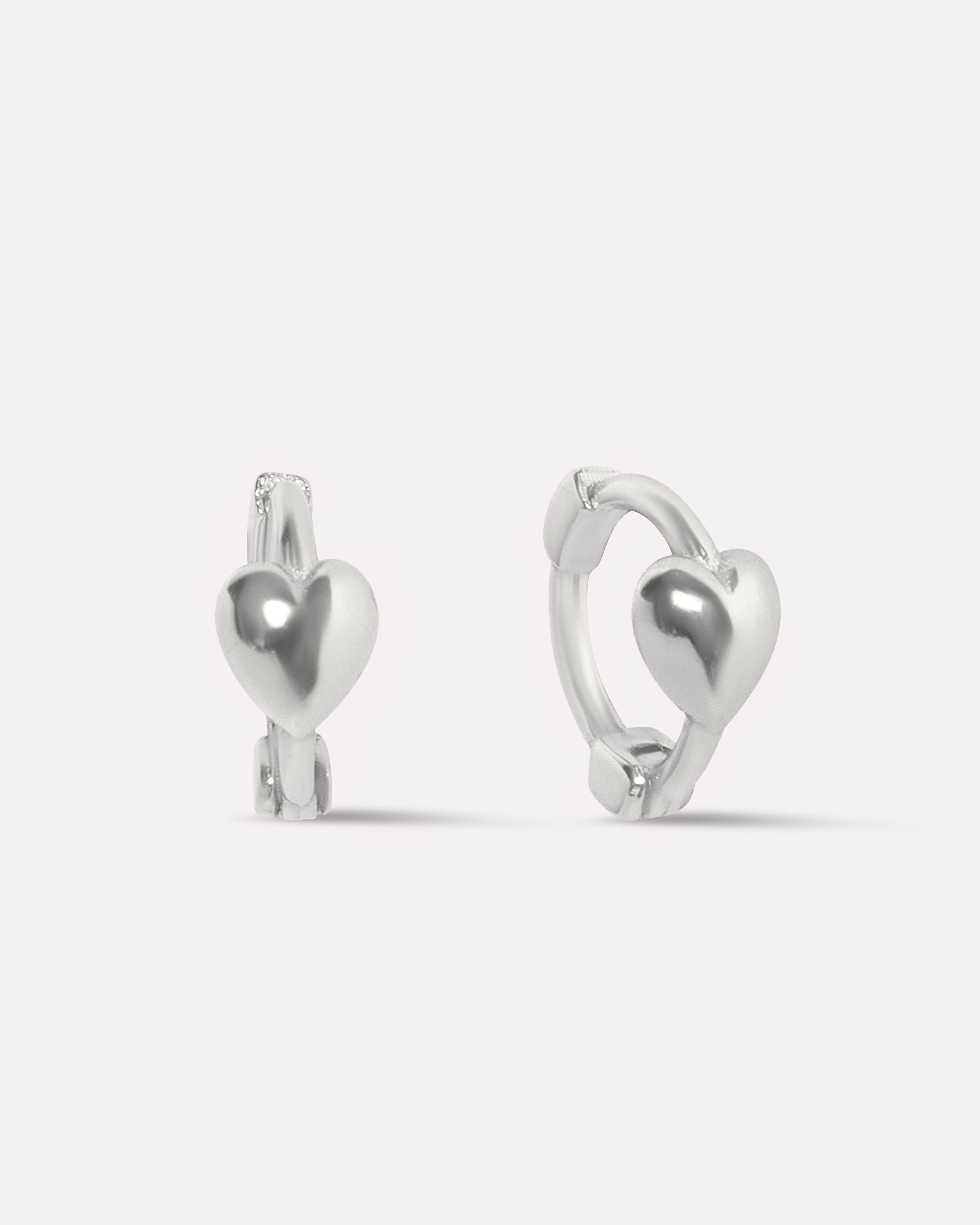 アクセサリー RILY Original Heart Earring Silver Rhodium Huggee Heart Hoop Earrings - 92.5 Silver - Affordable and