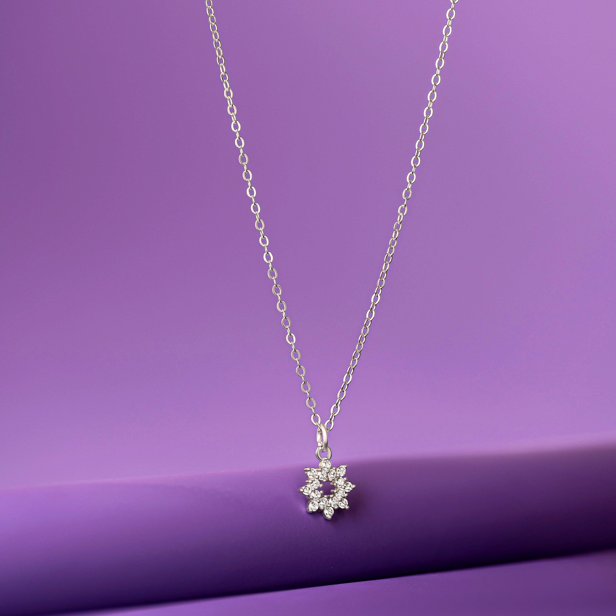 A Hollow Lily - Floral Necklace