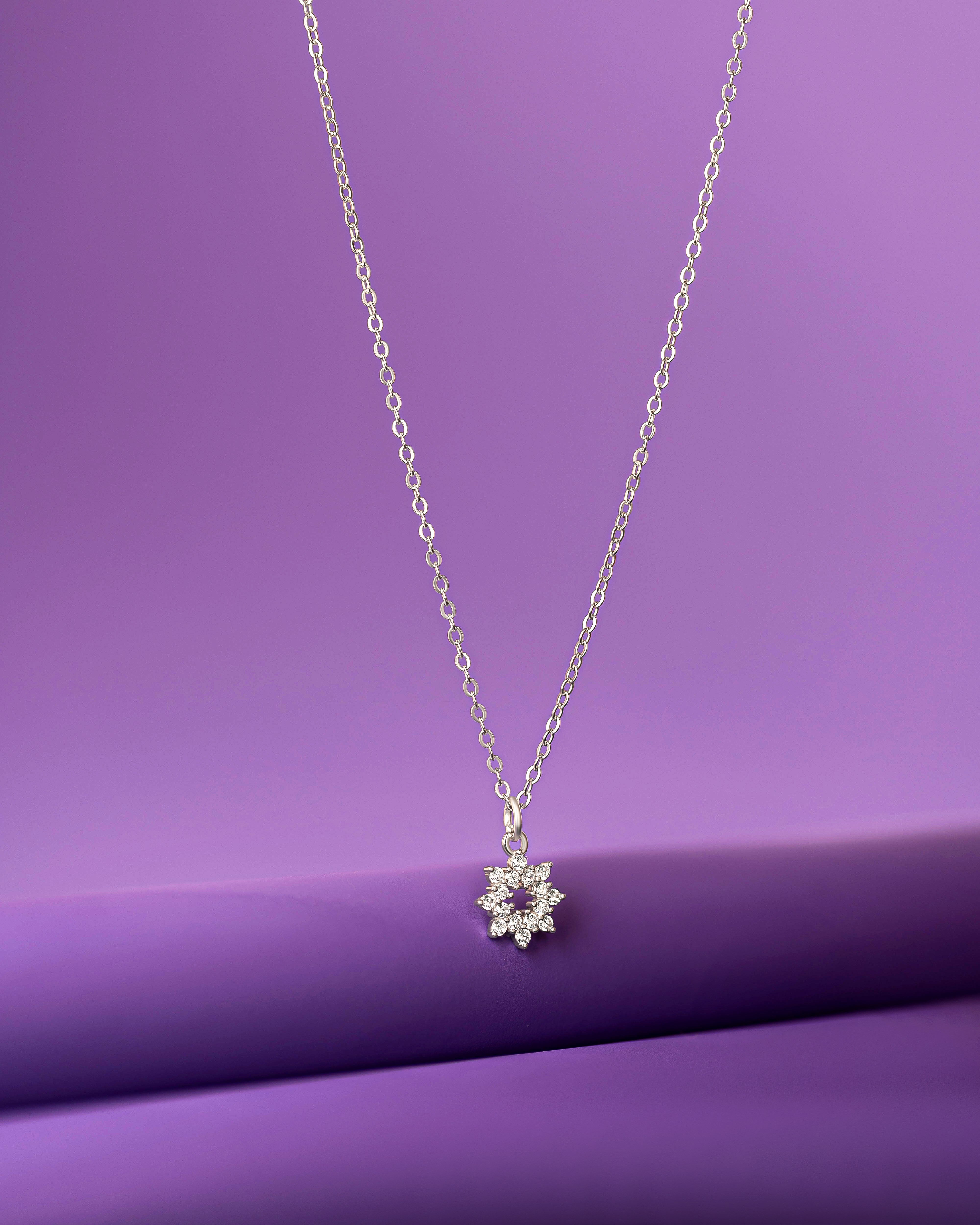 A Hollow Lily - Floral Necklace