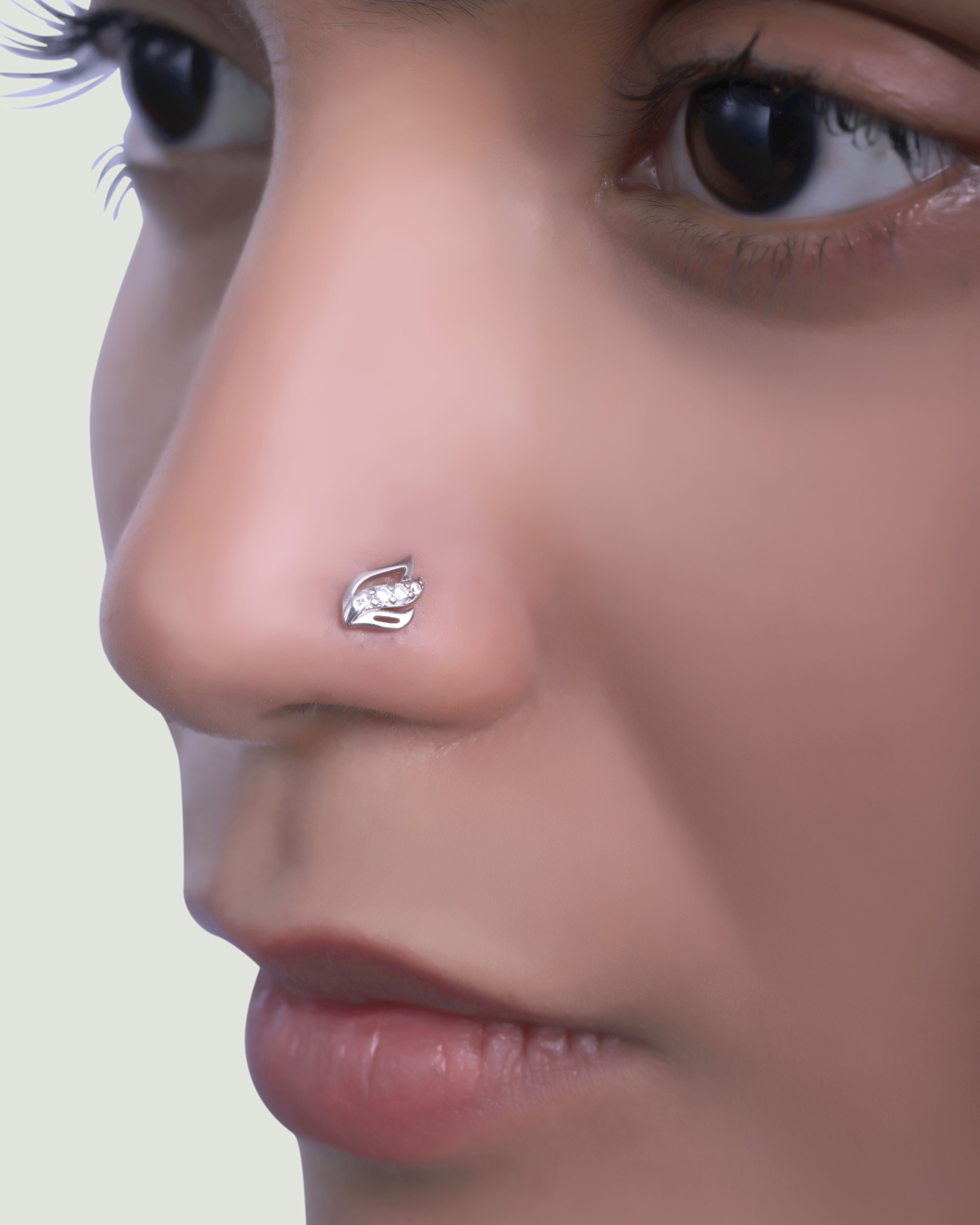 Leaf Glow Nose Pin