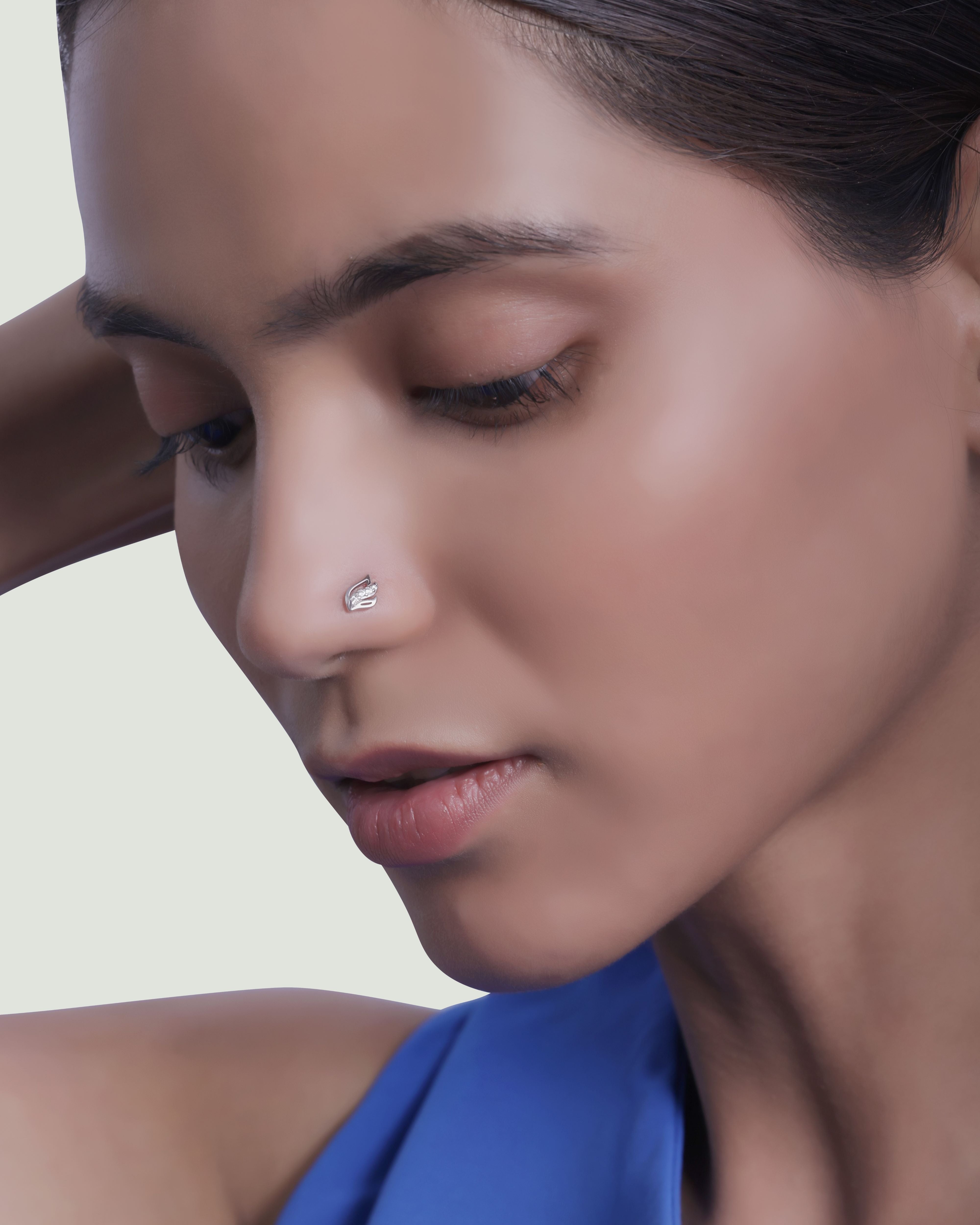 Leaf Glow Nose Pin
