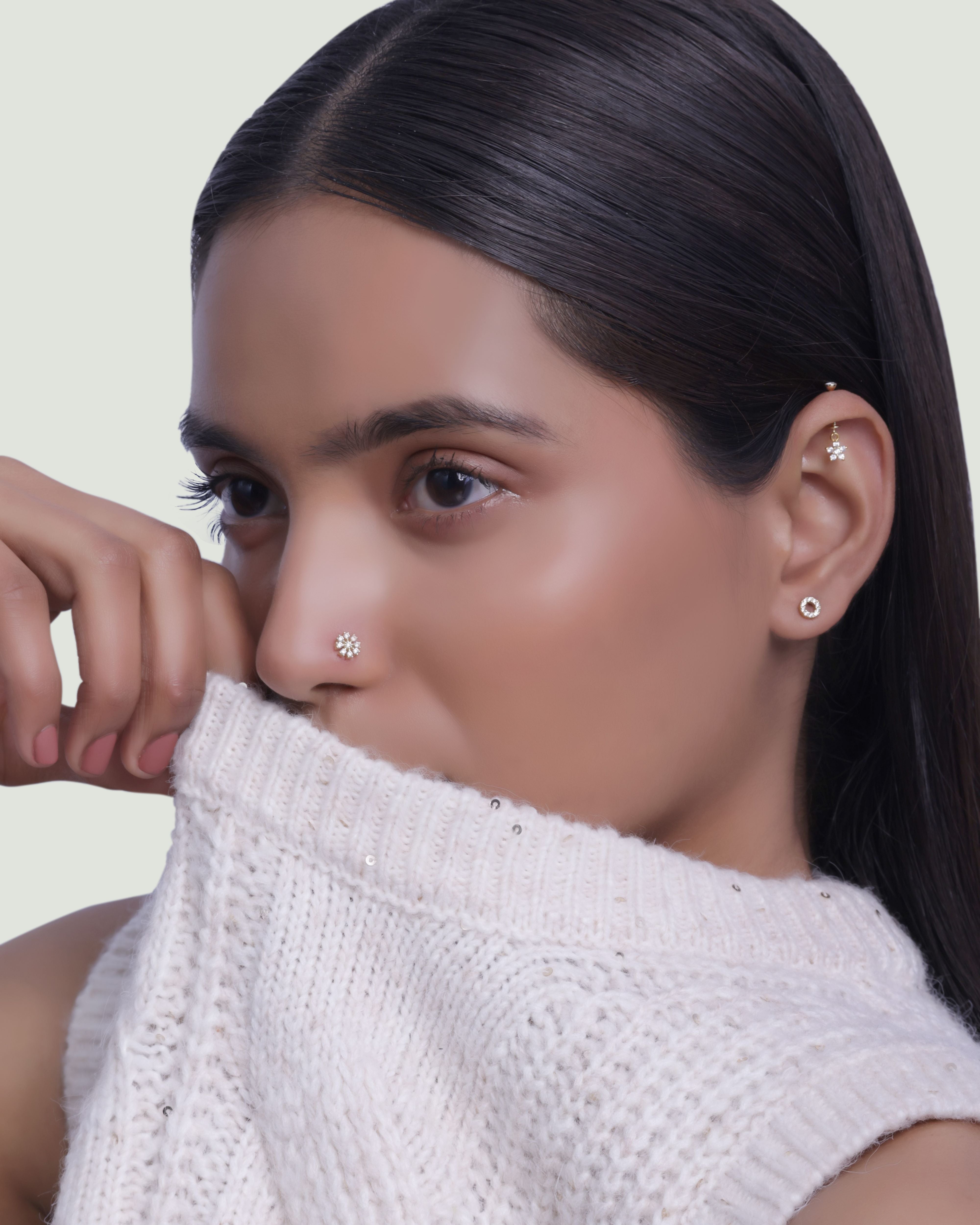 Cluster Flower Nose Pin