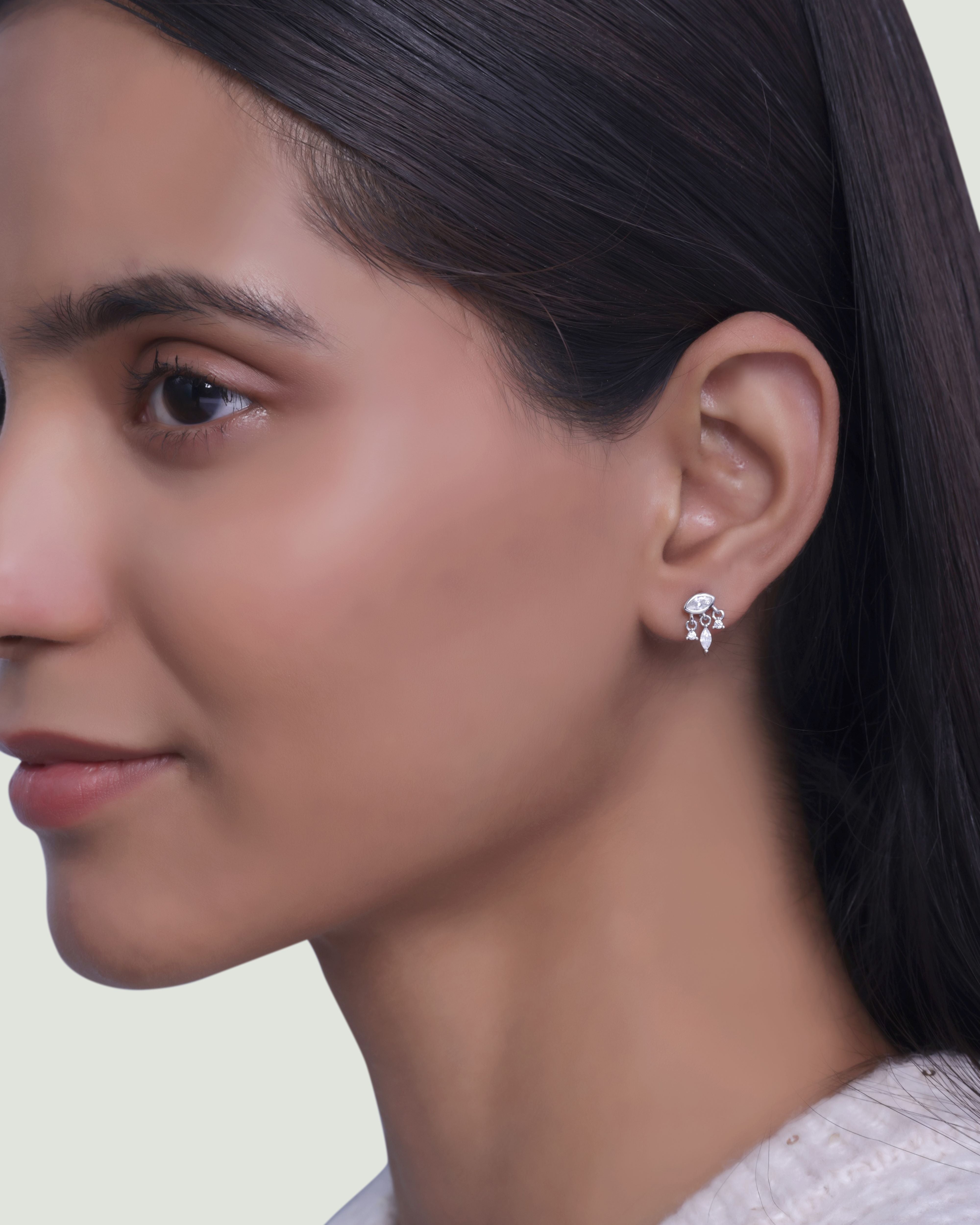 Shedding Eye Stud Earrings