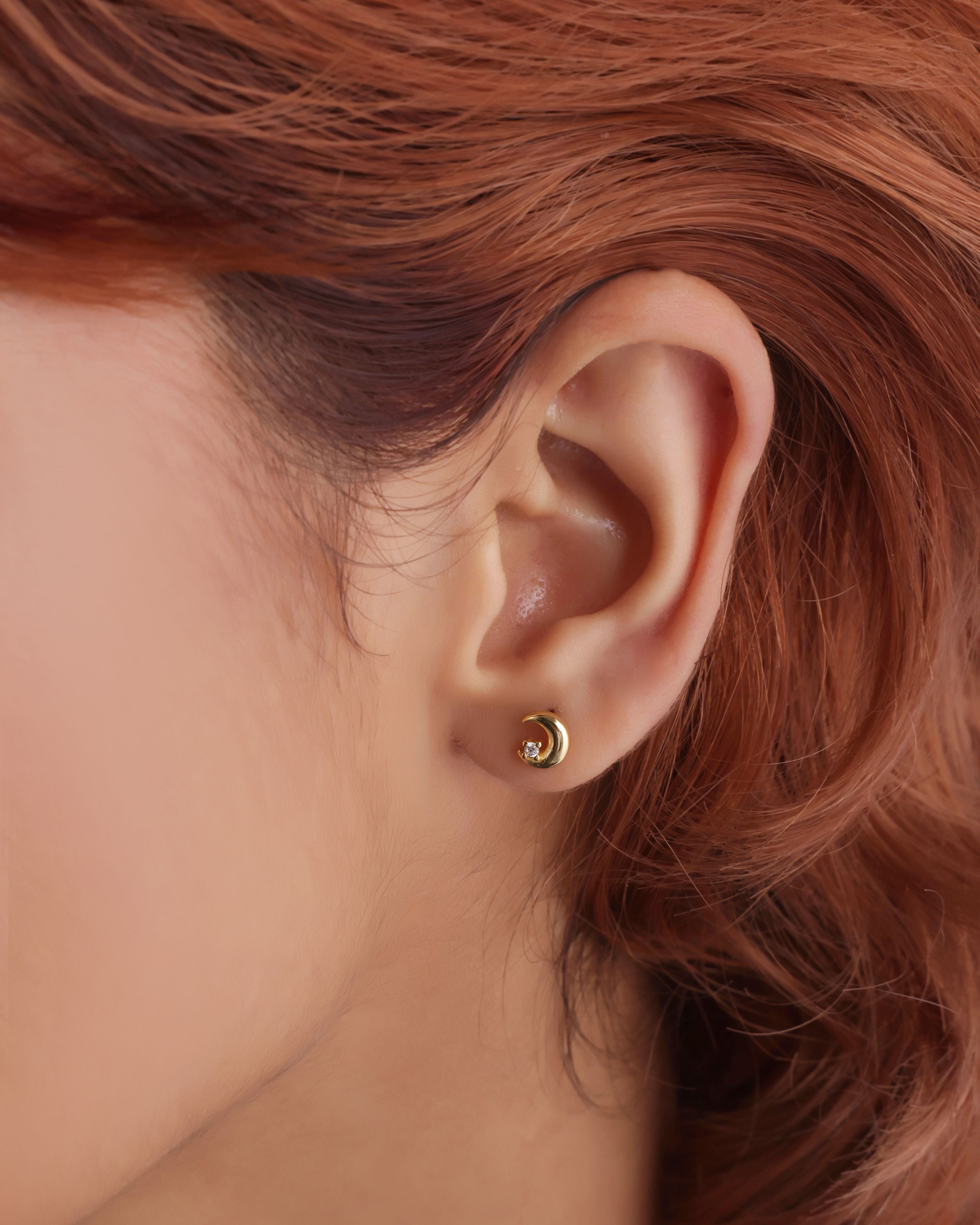 Mismatched Star With A Moon Combination Stud Earrings