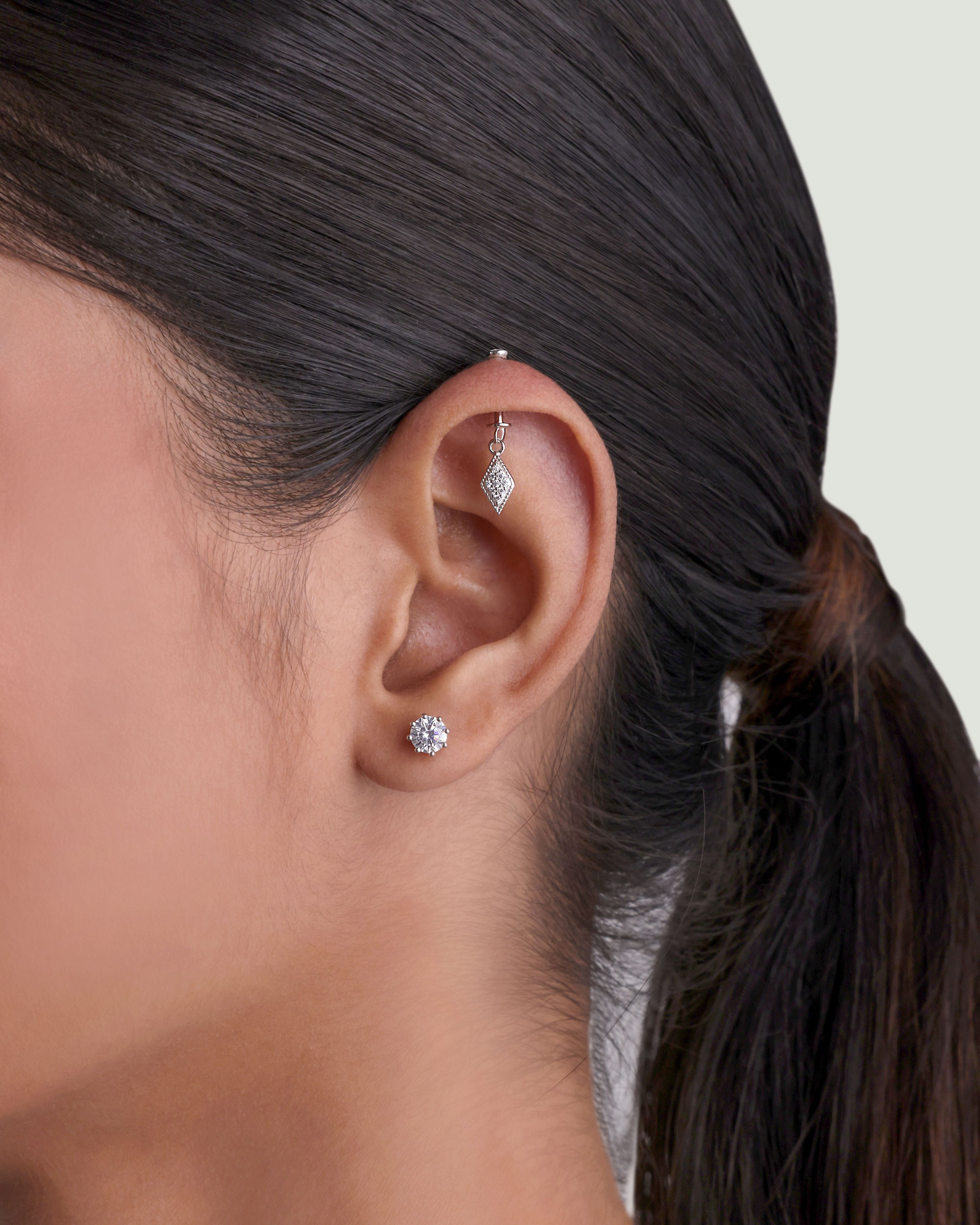 Claw Lining Multiple Size Studs Earrings