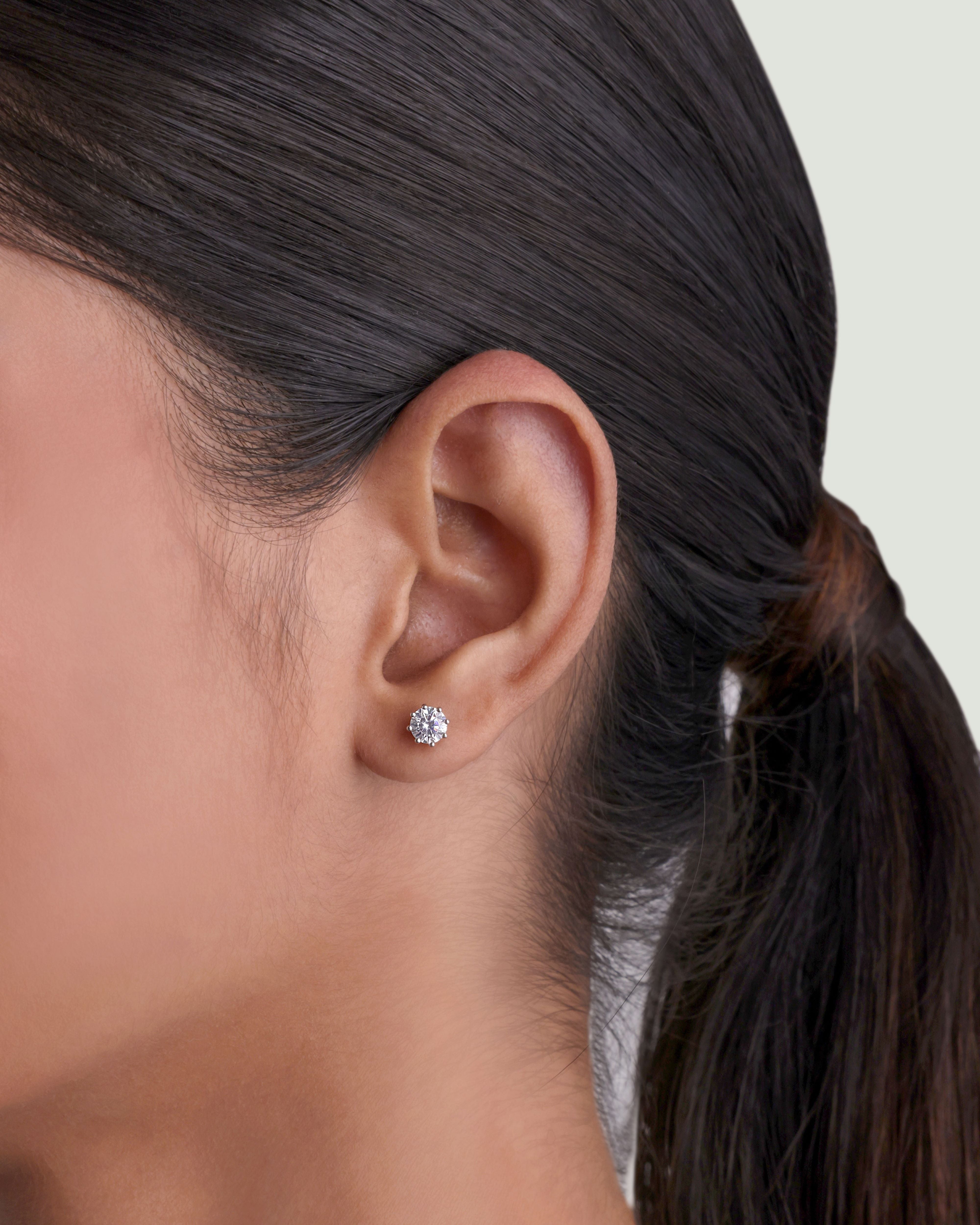 Claw Lining Multiple Size Studs Earrings