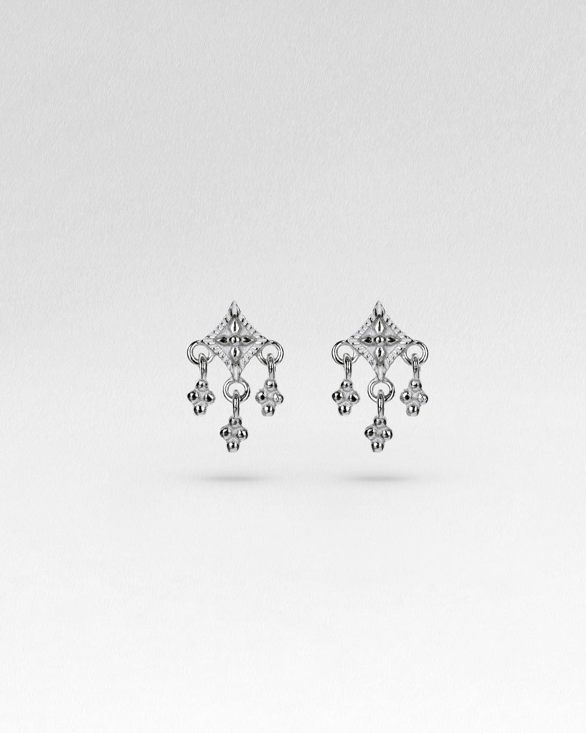 Trinklet Flatback Ornamented Studs