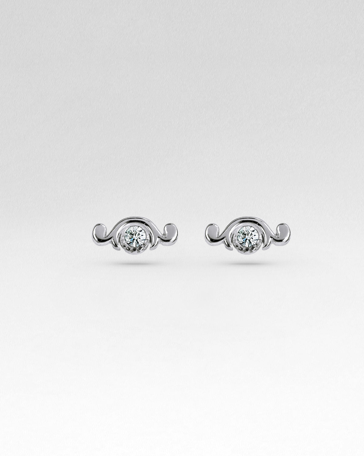 Ornate Climber Flatback Stud