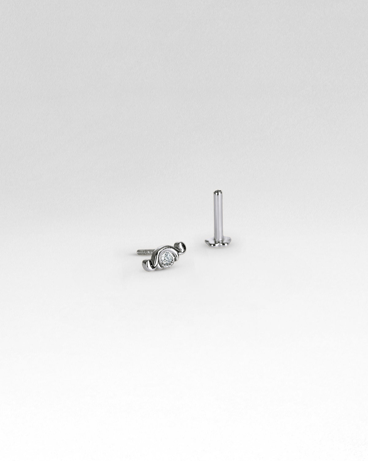 Ornate Climber Flatback Stud