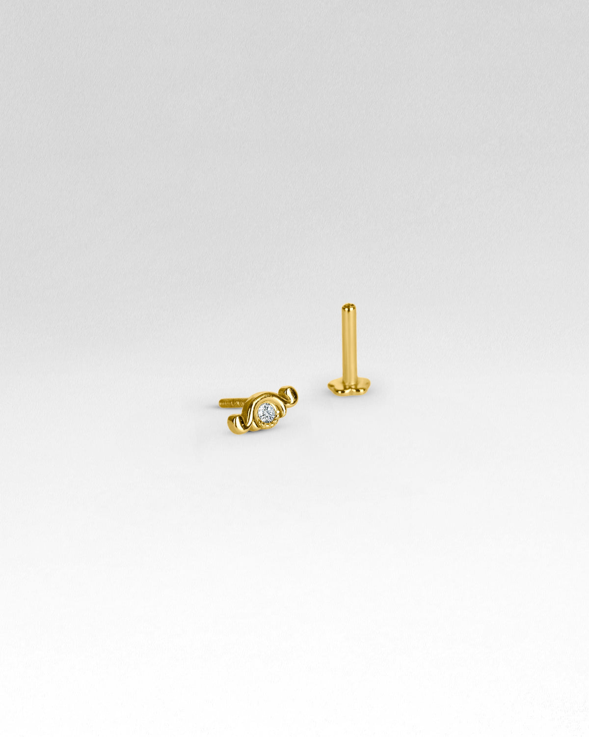 Ornate Climber Flatback Stud