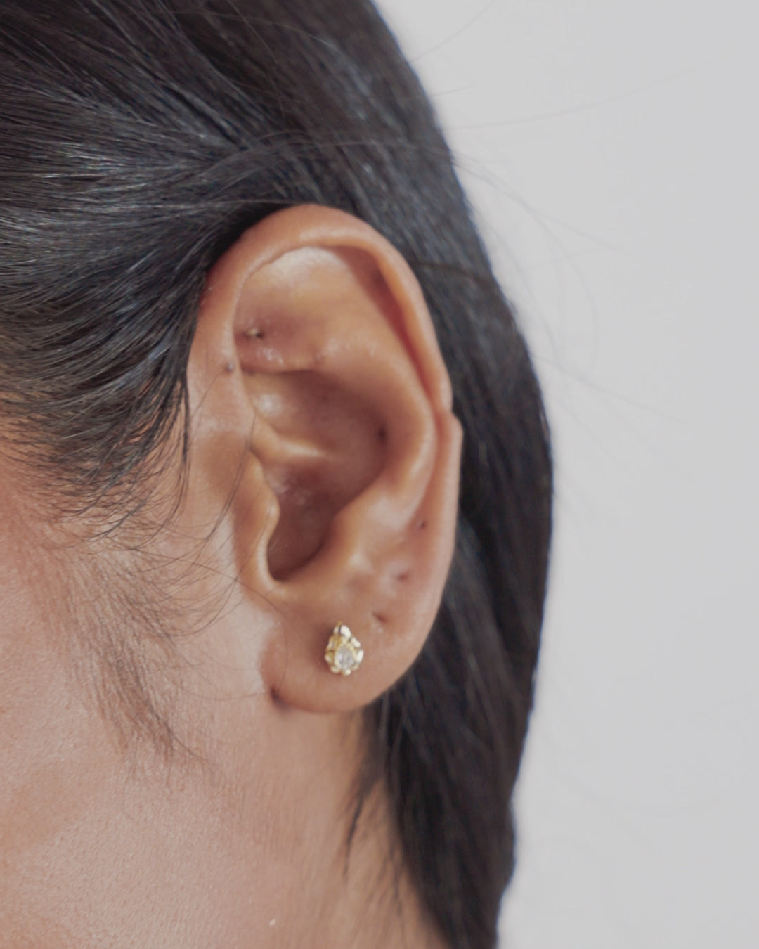 Agni Flatback Bezel Stud