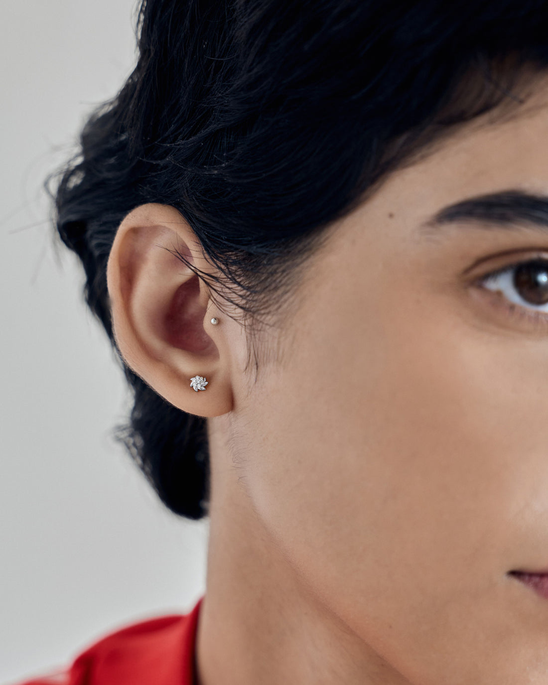 Crest Bezel Flatback Earrings